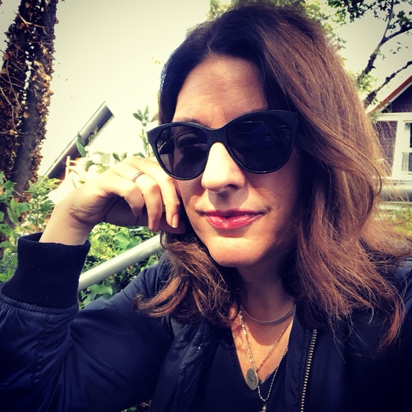 Meet your Posher, Cynthia - Picture 10 of 10